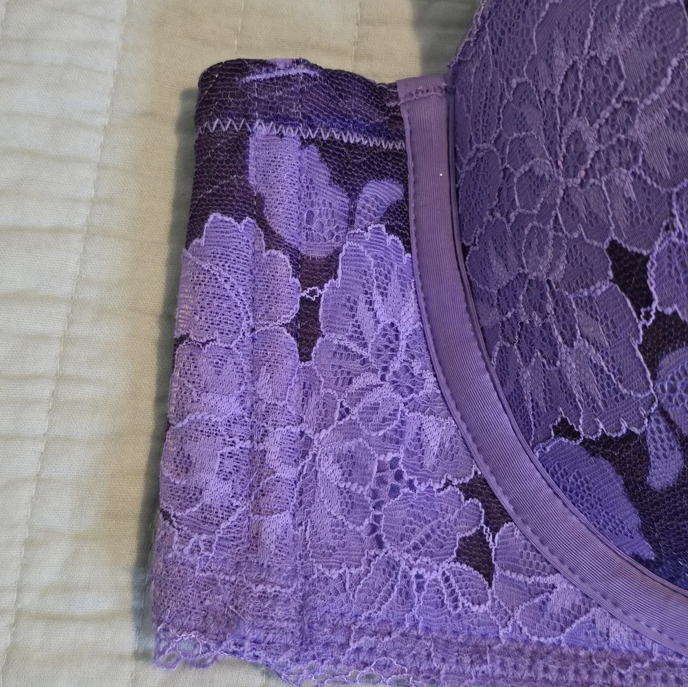 Torrid Strapless Padded Push-Up Bra Two Tone UW Lace Straight Back SZ 40B NWT - Picture 3 of 8